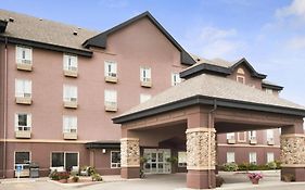 Prairie Crest Calgary Airport By Ihg